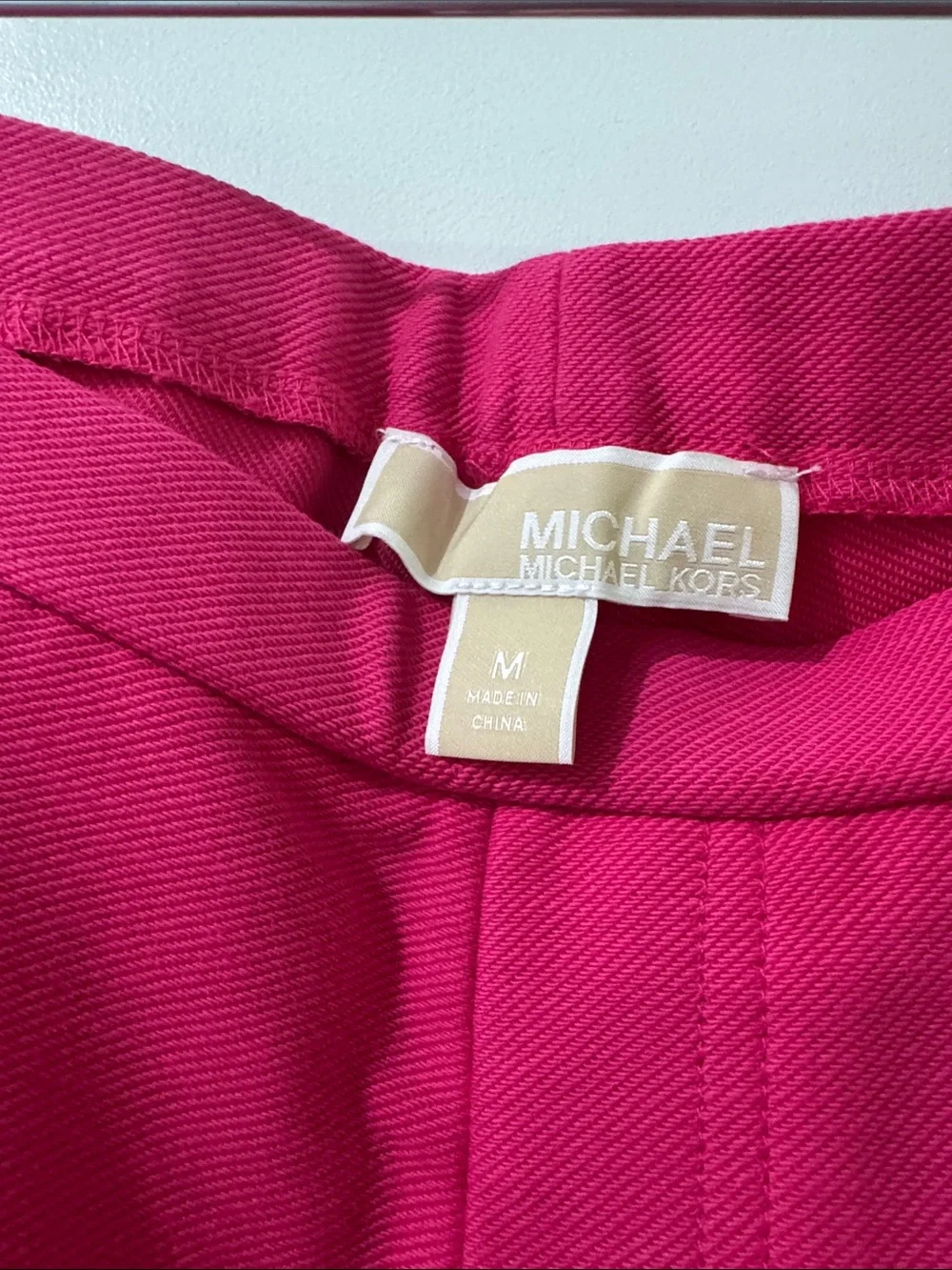 Michael Kors Bright Pink Ponte jeggings with Gold Accents B15